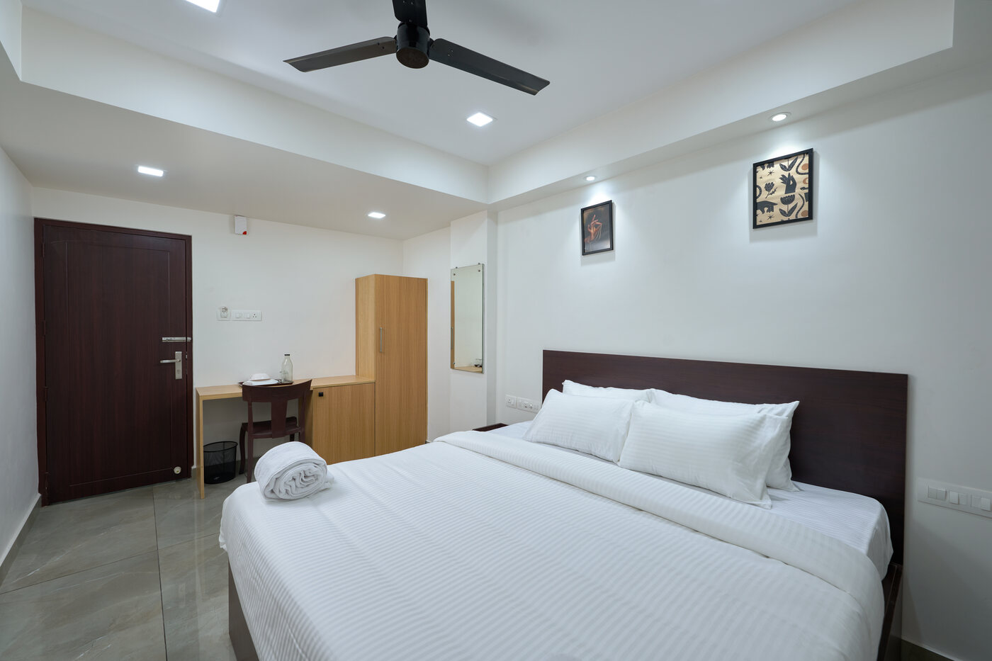 Reach Inn — Amenities & Workspace