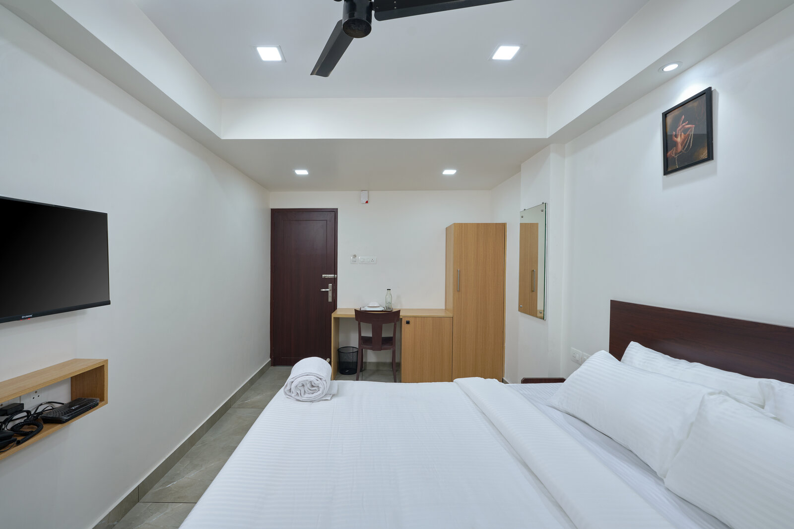 Reach Inn — Rooms