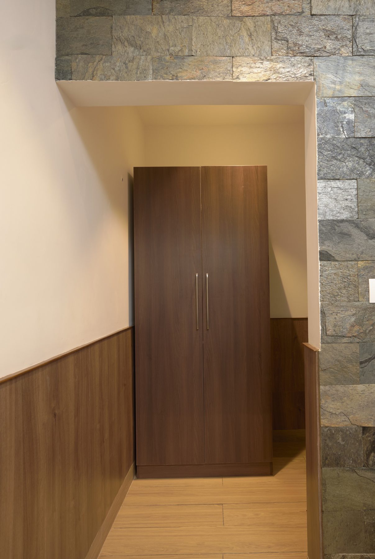 The Reach Vagamon — Suite Room — wardrobe